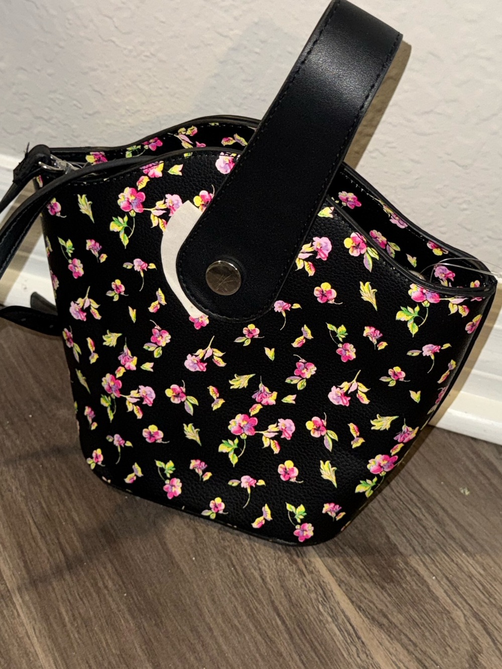 Floral Mini Bucket Crossbody Bag Black Pink Flower Print Purse - Picture 2 of 10